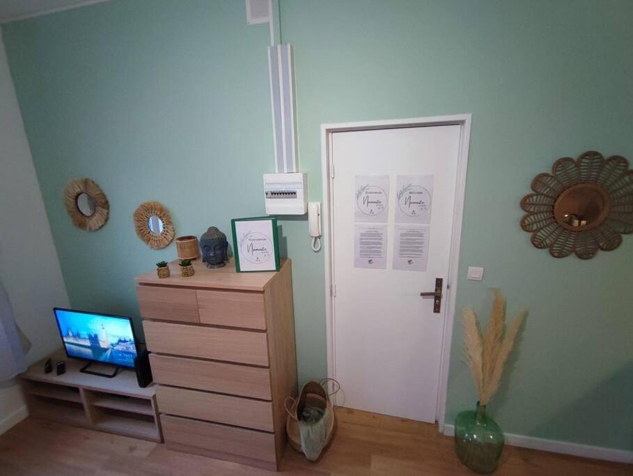 Namaste Studio By T&L Apartment Denain Екстериор снимка