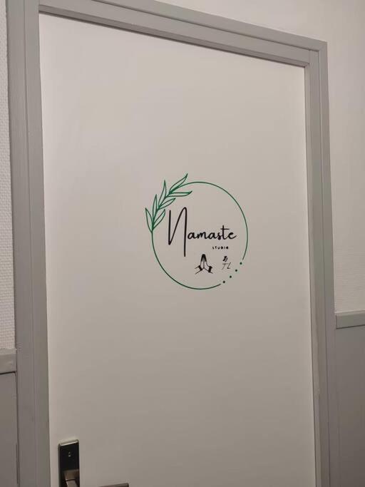 Namaste Studio By T&L Apartment Denain Екстериор снимка